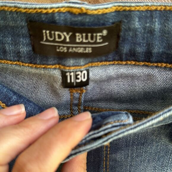 Judy Blue distressed ripped leopard cheetah skinny fit jeans size 11/30 - Picture 5 of 8